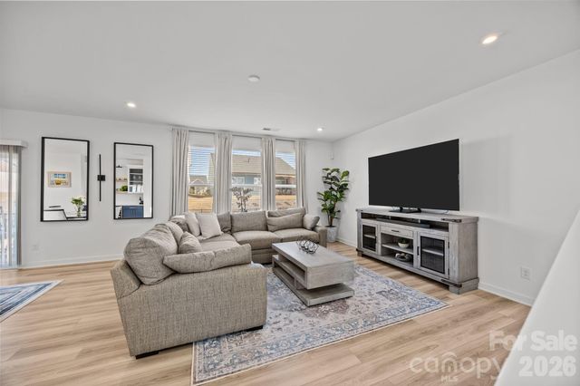 6018 Valehaven Place, Charlotte, NC 28269