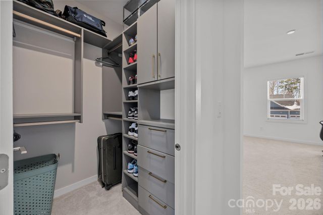 6018 Valehaven Place, Charlotte, NC 28269