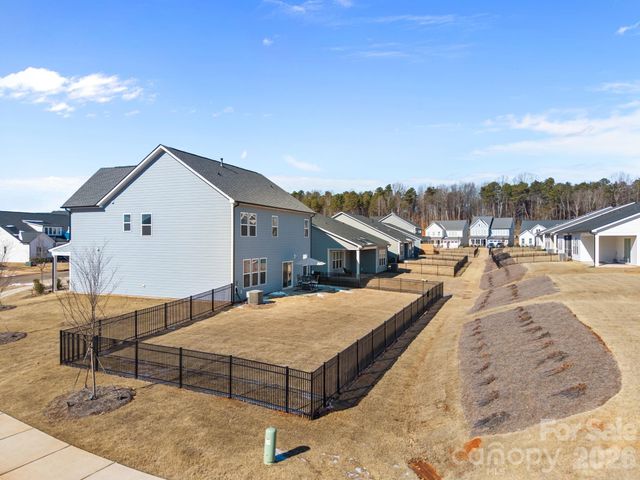 6018 Valehaven Place, Charlotte, NC 28269