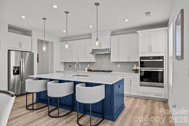 6018 Valehaven Place, Charlotte, NC 28269