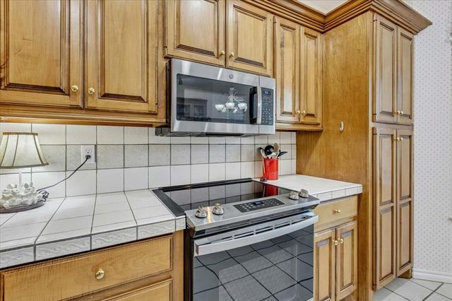 13909 Arapaho Road, Edmond, OK 73013