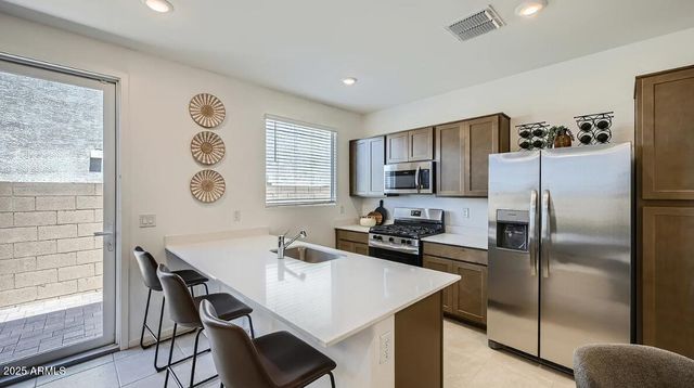 33924 N FIORE Drive, San Tan Valley, AZ 85143