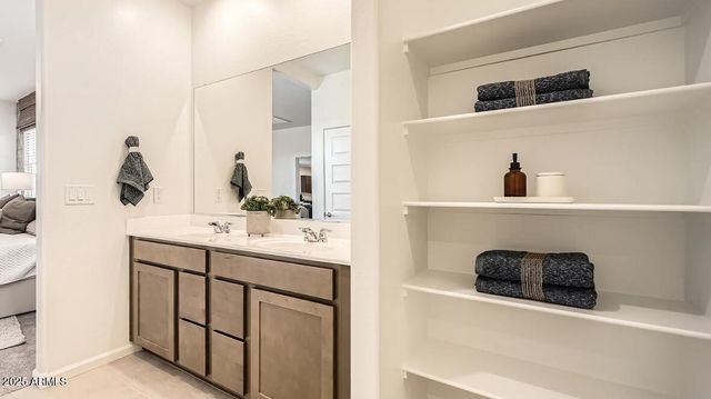 33924 N FIORE Drive, San Tan Valley, AZ 85143