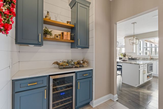 4697 Mason Run, Bettendorf, IA 52722