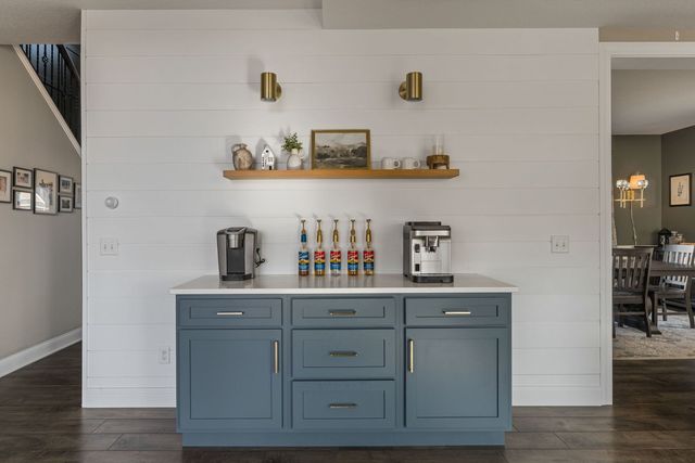 4697 Mason Run, Bettendorf, IA 52722