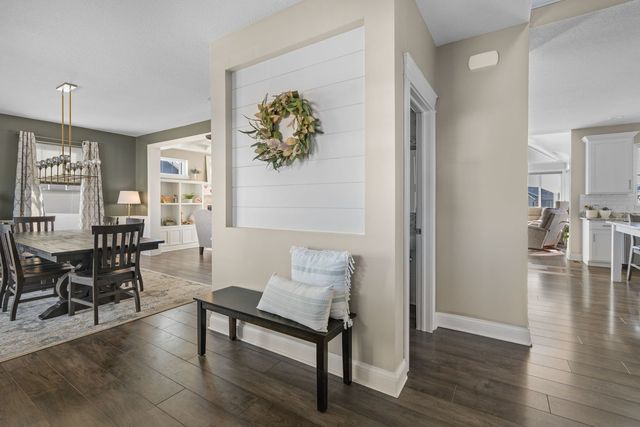 4697 Mason Run, Bettendorf, IA 52722