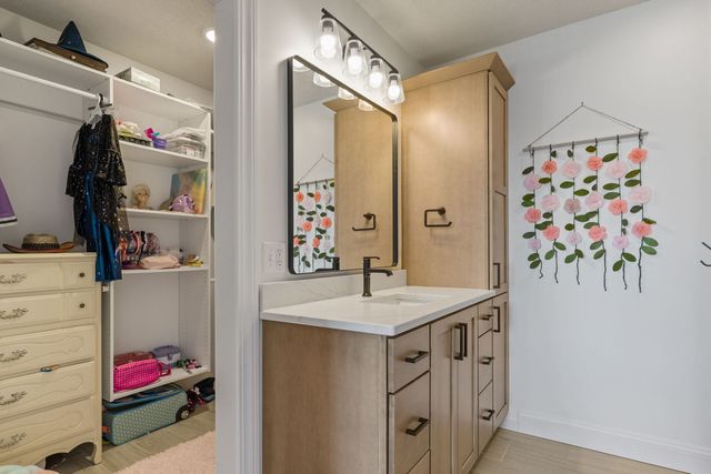 4697 Mason Run, Bettendorf, IA 52722