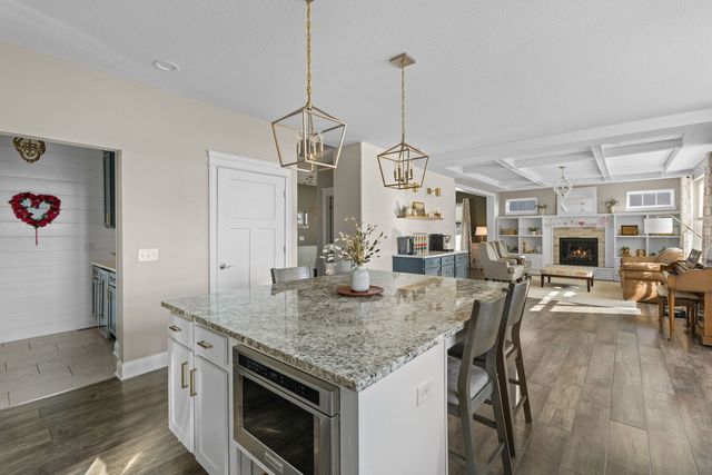 4697 Mason Run, Bettendorf, IA 52722