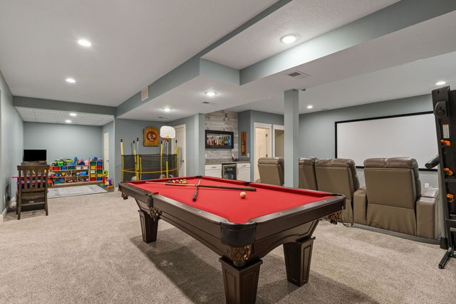 4697 Mason Run, Bettendorf, IA 52722