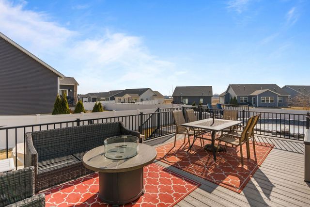 4697 Mason Run, Bettendorf, IA 52722