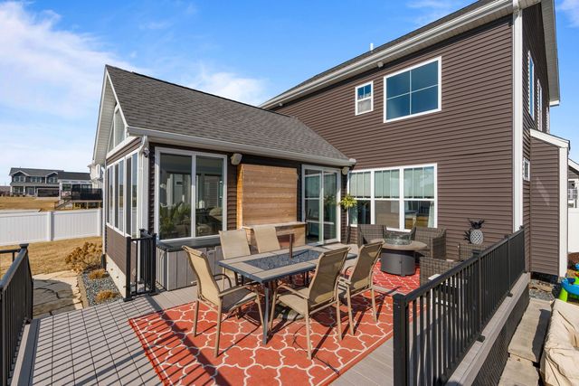 4697 Mason Run, Bettendorf, IA 52722