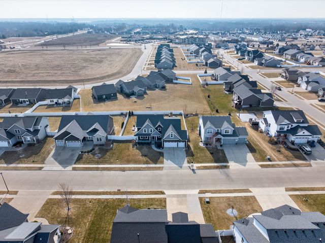 4697 Mason Run, Bettendorf, IA 52722