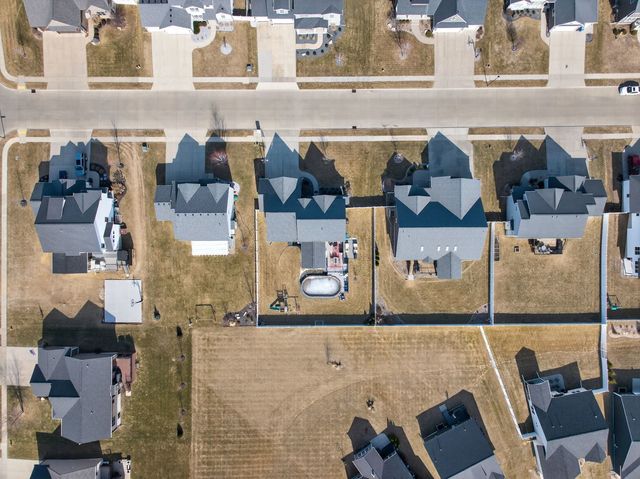 4697 Mason Run, Bettendorf, IA 52722