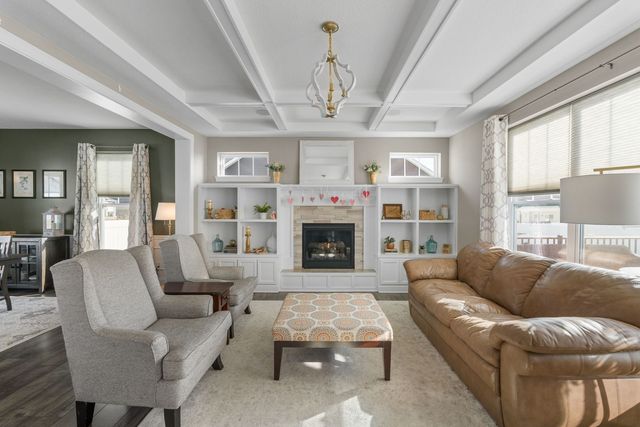 4697 Mason Run, Bettendorf, IA 52722