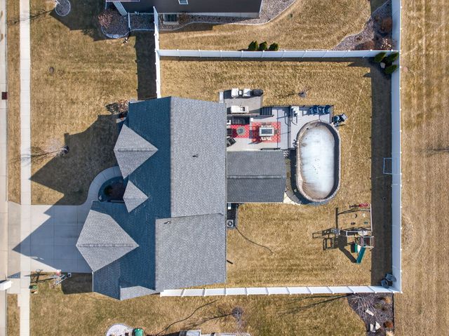 4697 Mason Run, Bettendorf, IA 52722