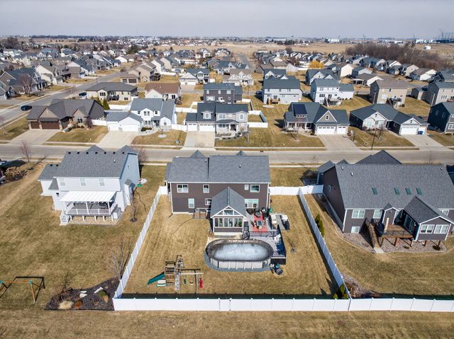 4697 Mason Run, Bettendorf, IA 52722