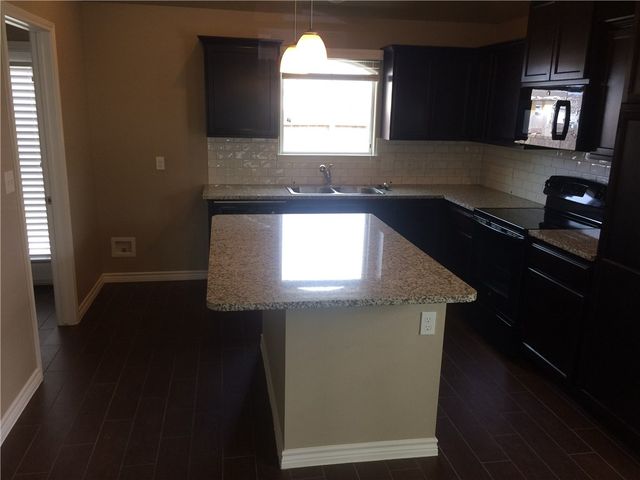 3705 Southlake Park, Corpus Christi, TX 78414