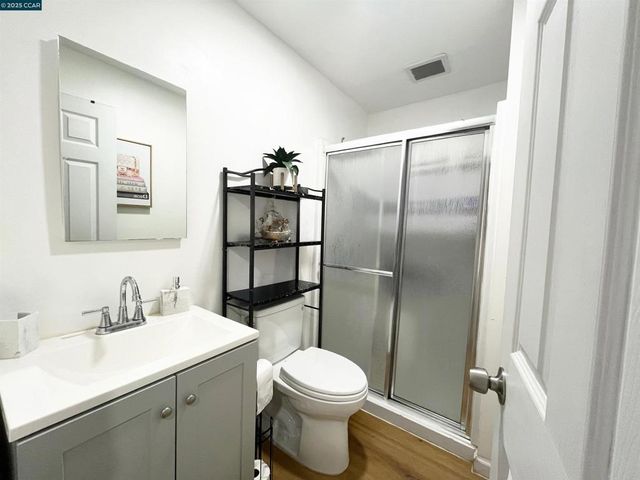 250 W Cypress Rd, Oakley, CA 94561