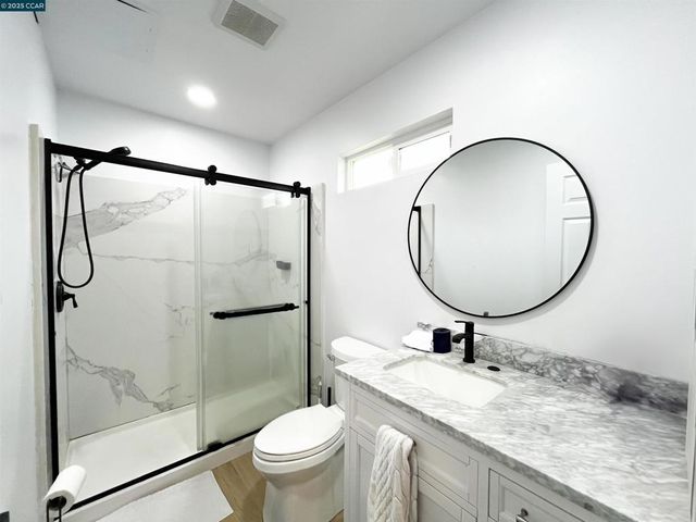 250 W Cypress Rd, Oakley, CA 94561