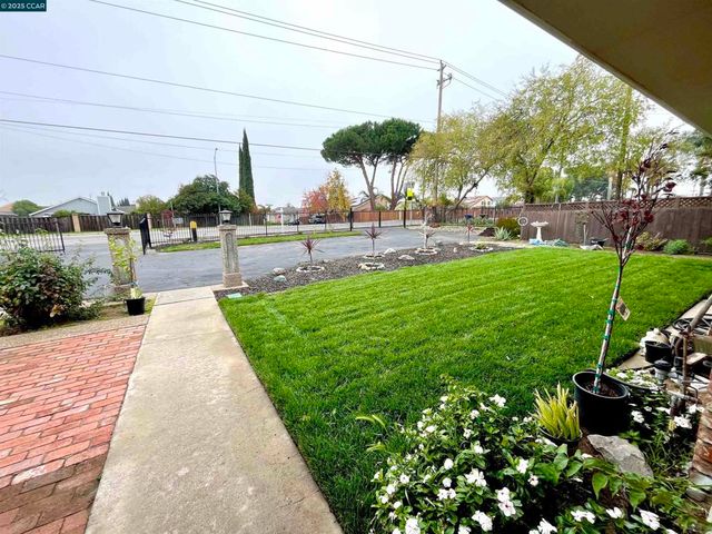 250 W Cypress Rd, Oakley, CA 94561