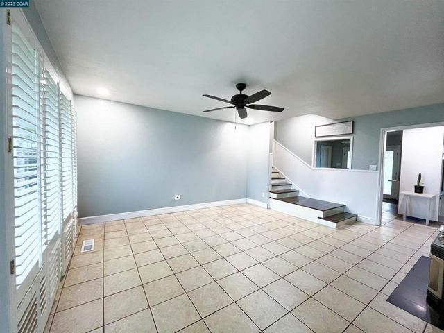 250 W Cypress Rd, Oakley, CA 94561