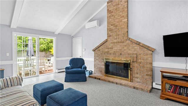 29 Carriage Way, North Providence, RI 02904