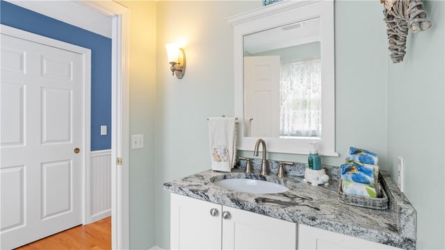 29 Carriage Way, North Providence, RI 02904