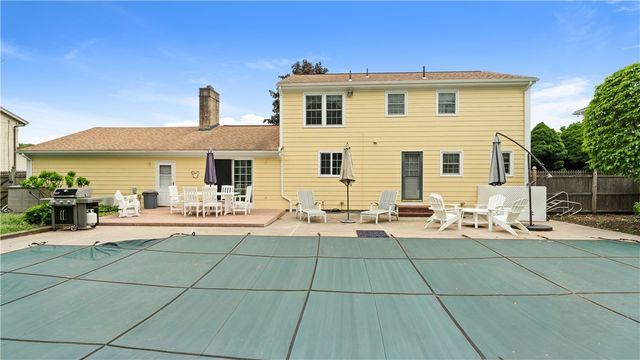 29 Carriage Way, North Providence, RI 02904