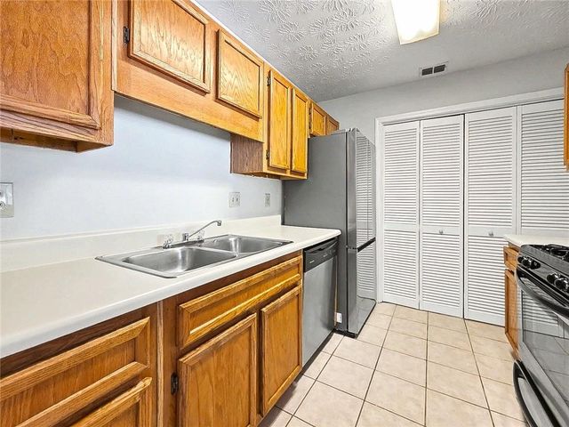 1702 Country Park Drive SE, Smyrna, GA 30080