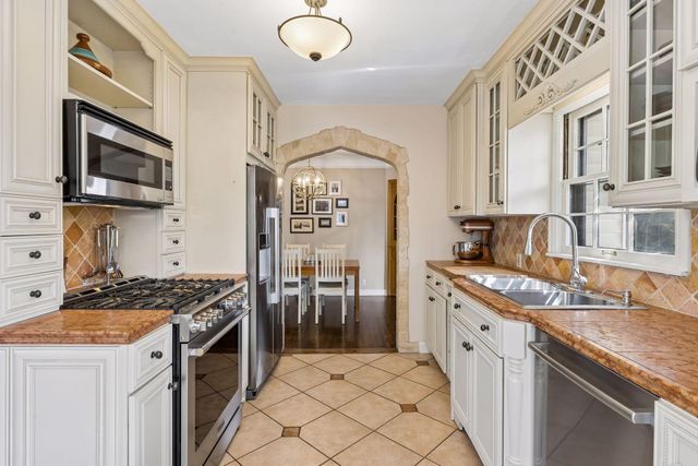 6709 Harriet Avenue, Richfield, MN 55423