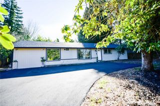 8437 NE 10th Street, Medina, WA 98039