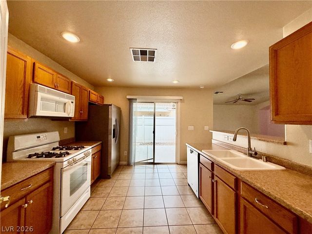 8618 Lakota Street, Las Vegas, NV 89123