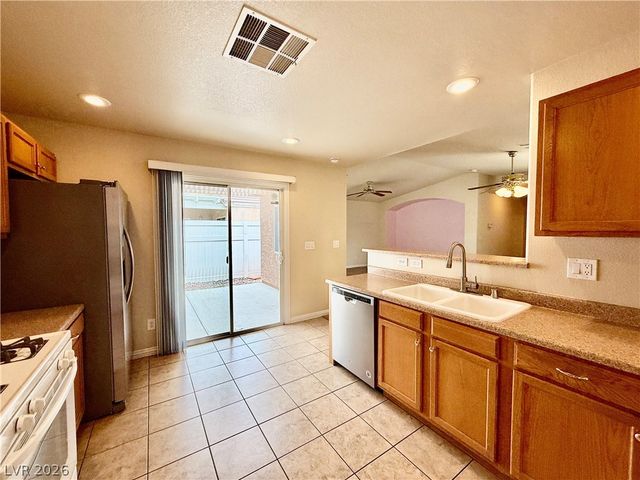 8618 Lakota Street, Las Vegas, NV 89123