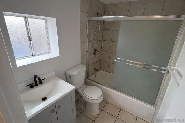 627 W 6th Ave, Escondido, CA 92025
