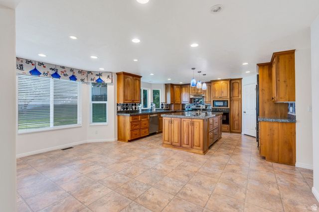 875 E 400 N, Lindon, UT 84042