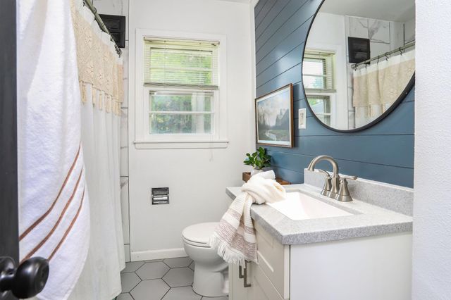 1215 12th Street N, Moorhead, MN 56560