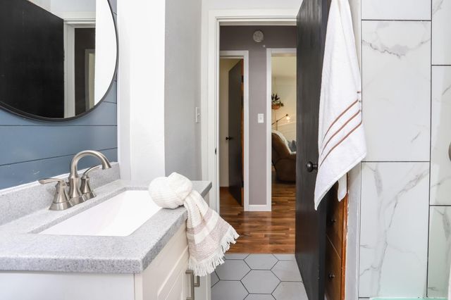 1215 12th Street N, Moorhead, MN 56560