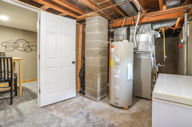 1215 12th Street N, Moorhead, MN 56560