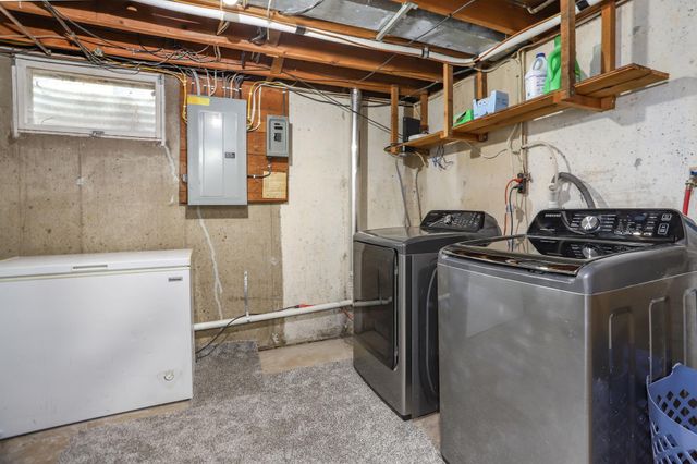 1215 12th Street N, Moorhead, MN 56560