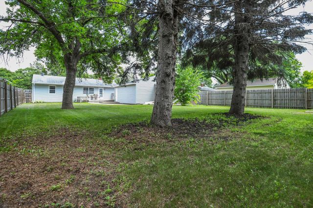 1215 12th Street N, Moorhead, MN 56560