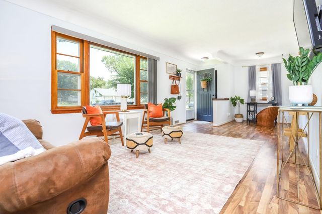 1215 12th Street N, Moorhead, MN 56560