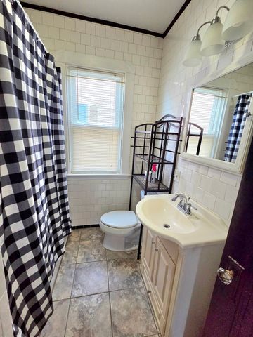 42 Byron St, New Bedford, MA 02740