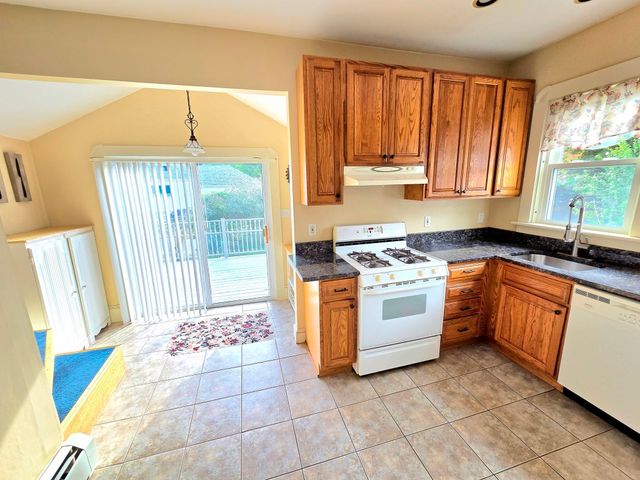 42 Byron St, New Bedford, MA 02740
