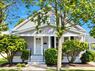 42 Byron St, New Bedford, MA 02740