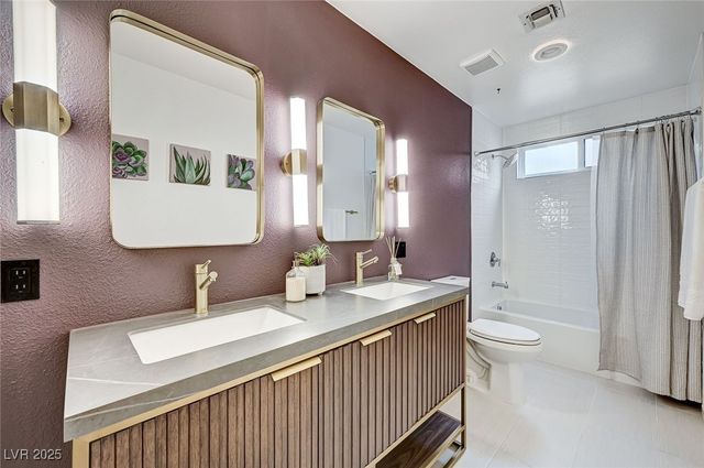 2400 La Solana Way, Las Vegas, NV 89102