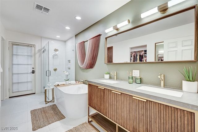 2400 La Solana Way, Las Vegas, NV 89102