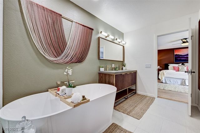 2400 La Solana Way, Las Vegas, NV 89102