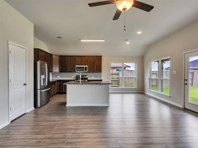 8216 Tourmaline Way, Texas City, TX 77591