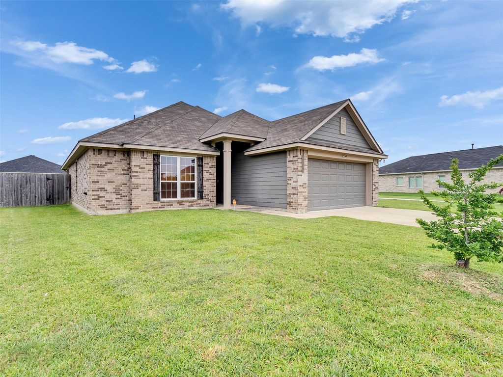 8216 Tourmaline Way, Texas City, TX 77591