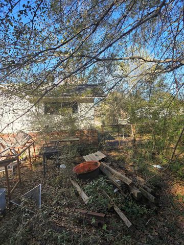 908 Burns Street, Kilgore, TX 75662